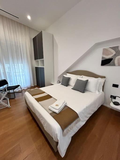 Apartment Loft Metro Mergellina - Posizione Strategica Per Visitare Naples